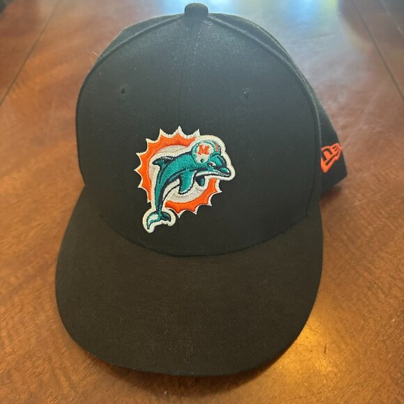 Miami Dolphins New Era 59FIFTY Black Fitted Hat Size 7 1/4 NFL - Picture 1 of 4